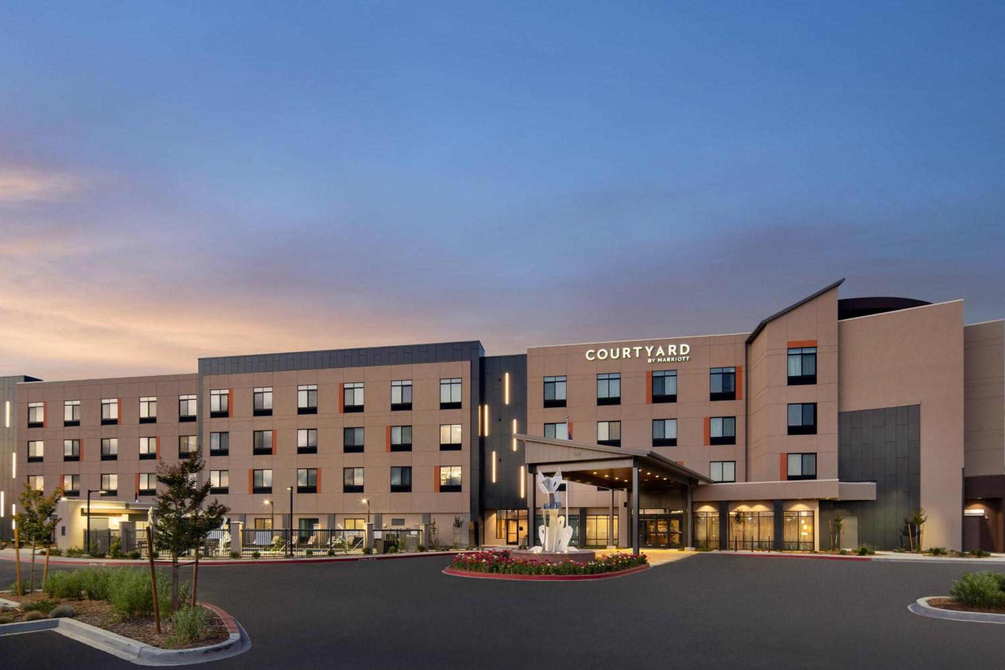 מלון Courtyard By Marriott Petaluma Sonoma County מראה חיצוני תמונה